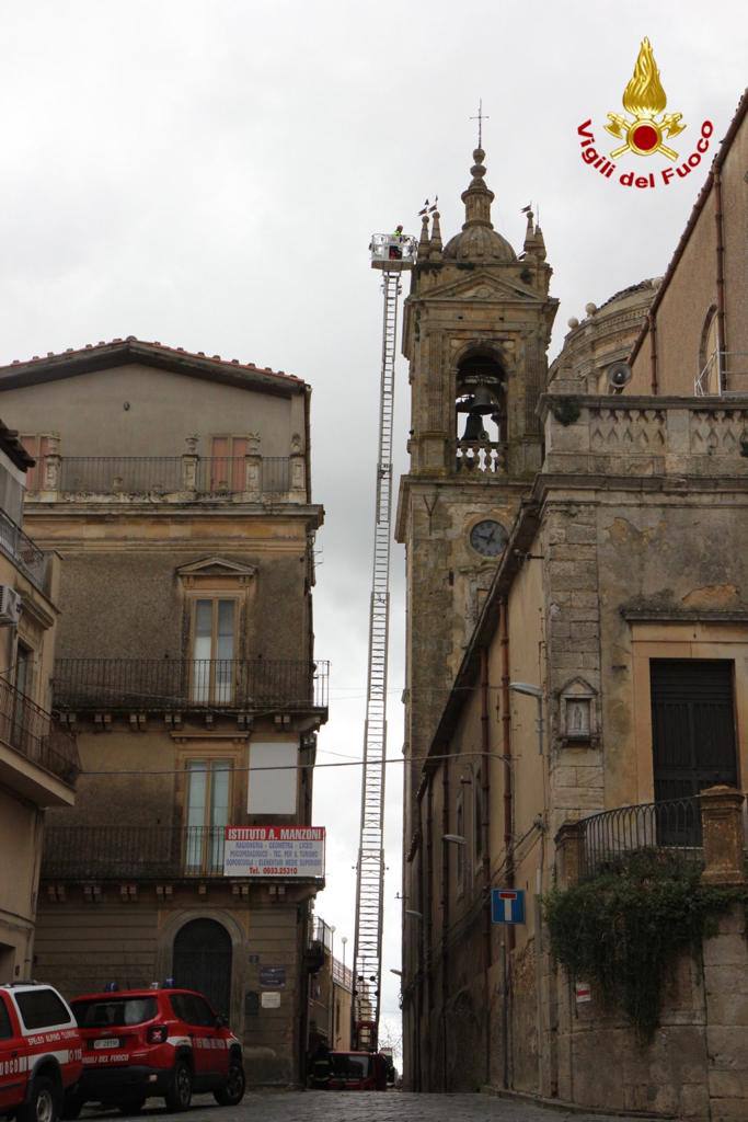 Intervento per caduta intonaci dal campanile chiesa dell’ Immacolata Caltagirone