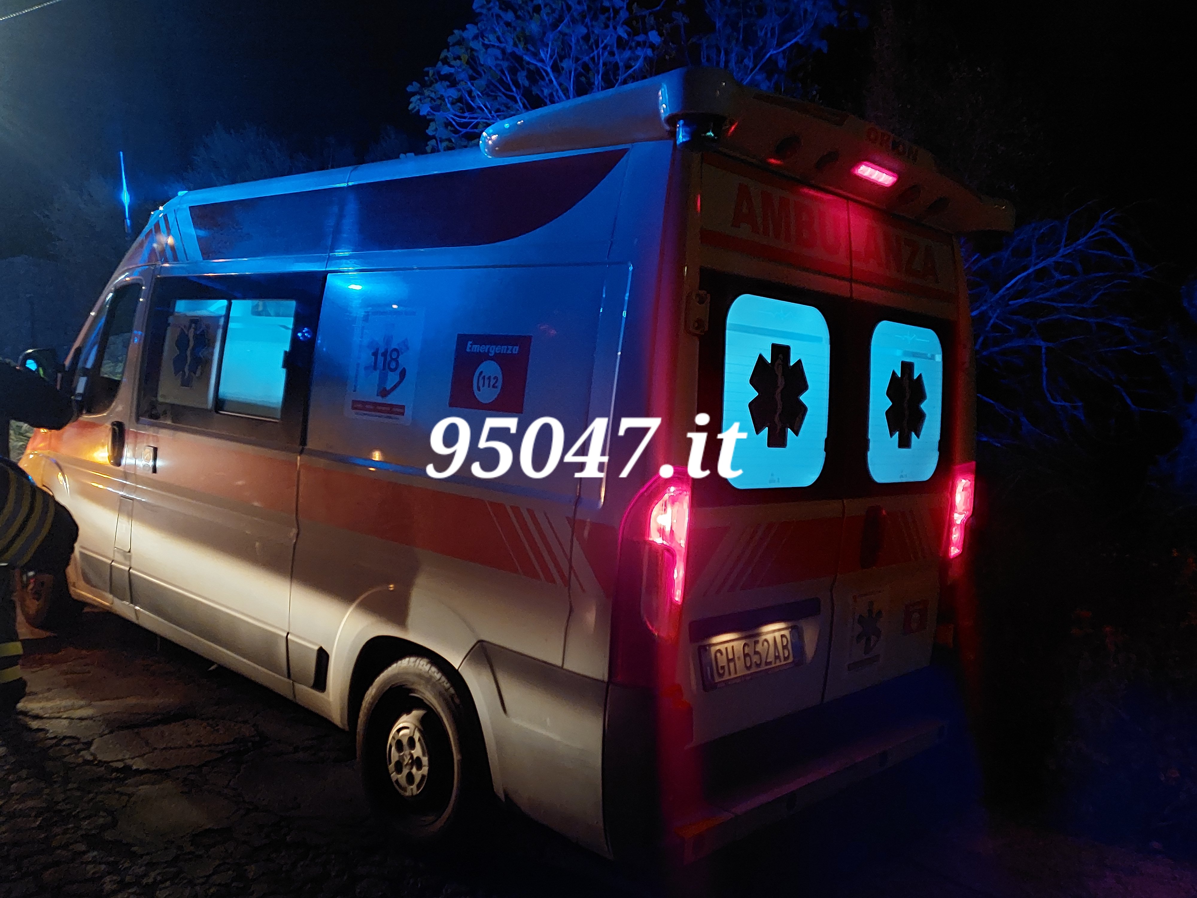 AUTO FINISCE FUORI STRADA TRA LE STERPAGLIE ALLA "SALITA DELLE TRE CASE". FERITA CONDUCENTE