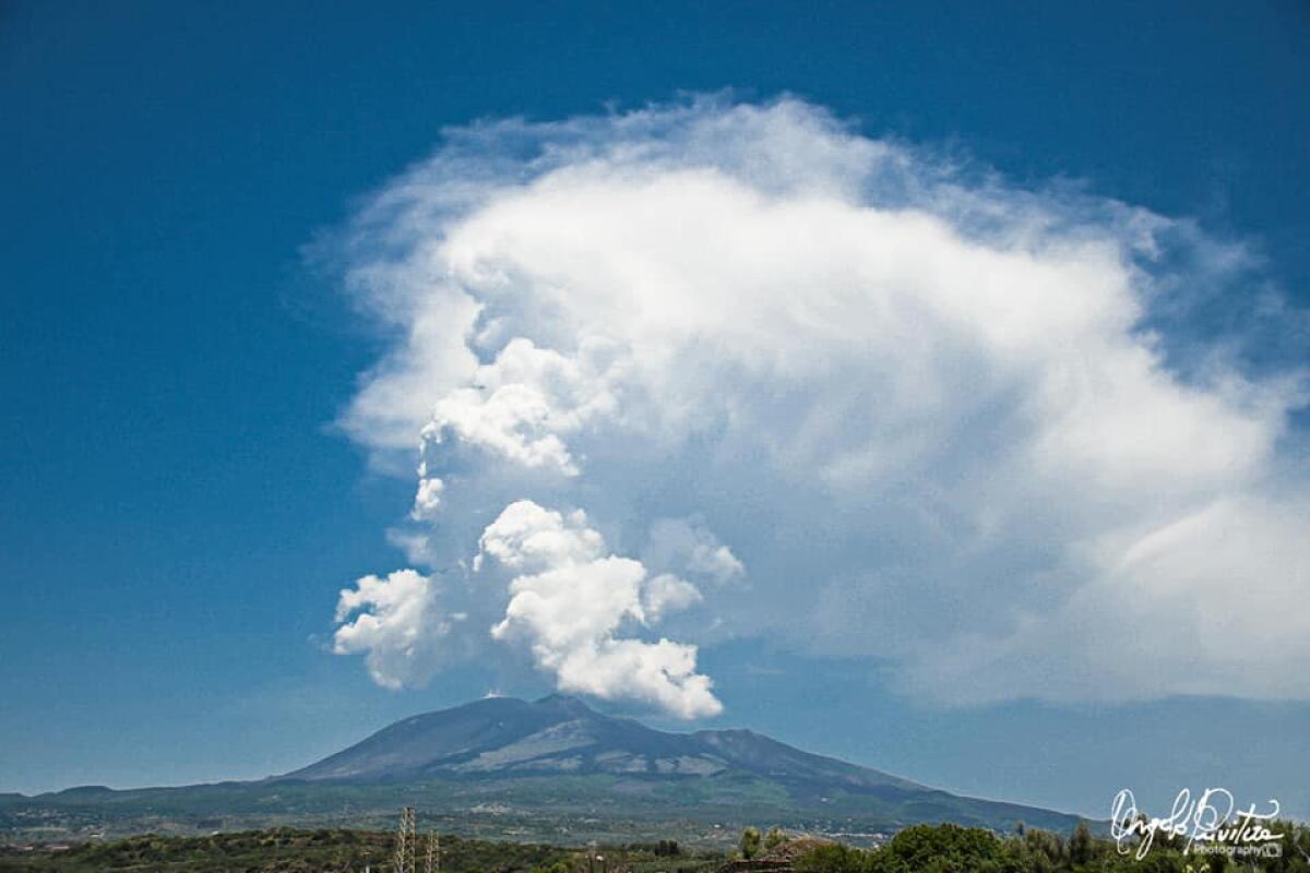 TERREMOTO. L'ESPERTO DELL'INGV: "NON SEMBRA CORRELATO DIRETTAMENTE ALL'ULTIMA ATTIVITÀ ERUTTIVA. MA DA UN PO' SI OSSERVA UNA RICARICA DELLA NOSTRA VULCANESSA" - 