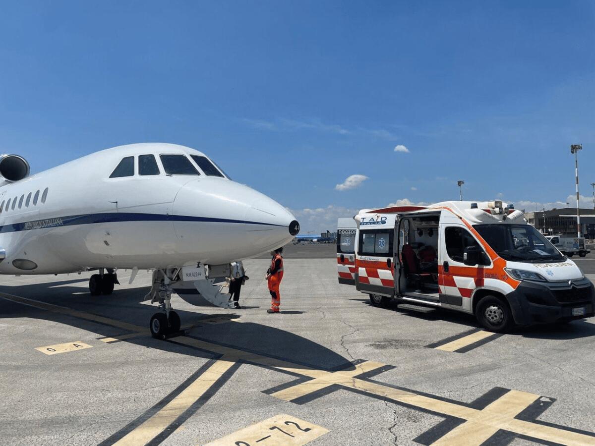 BIMBA DI 3 MESI PORTATA CON UN FALCON DA CATANIA AL GASLINI DI GENOVA - 