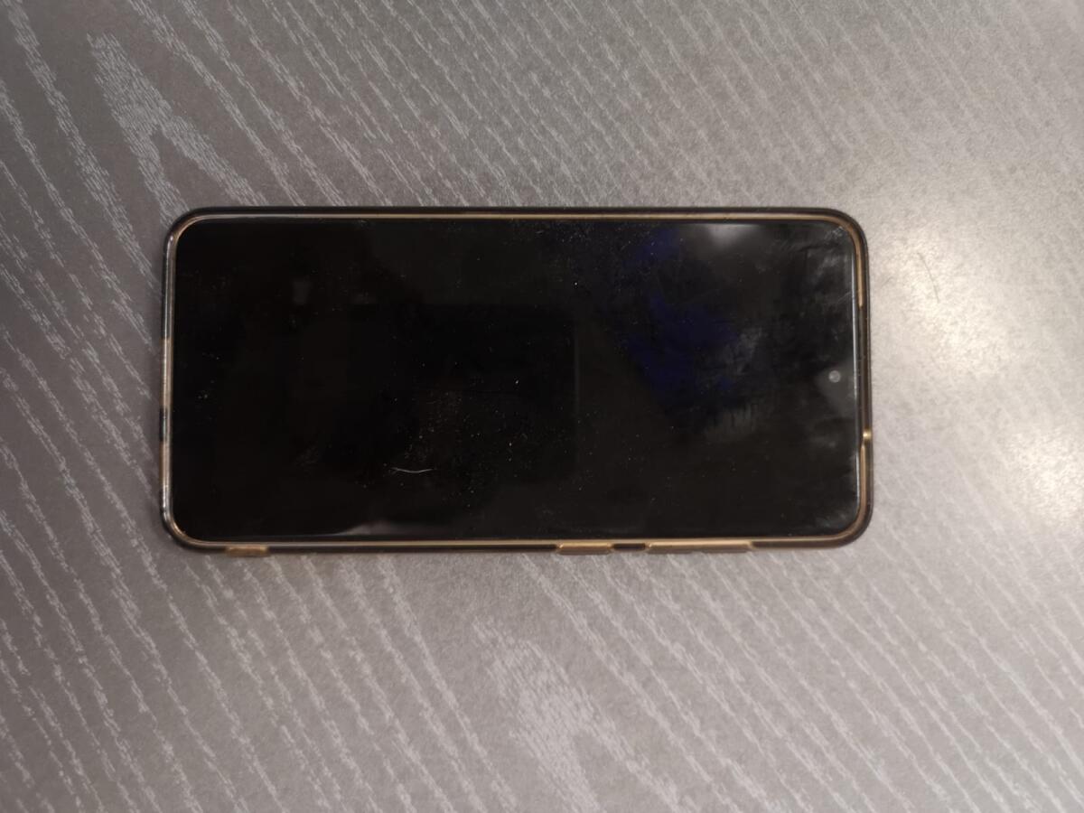 PATERNO’. TROVATO QUESTO TELEFONINO - 