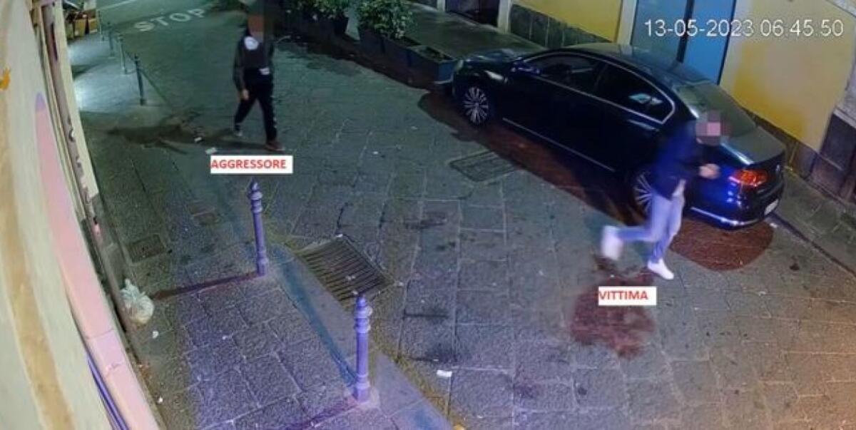 CATANIA. TURISTA POLACCO AGGREDITO PER UN TELEFONINO. IL VIDEO DELLA RAPINA - 