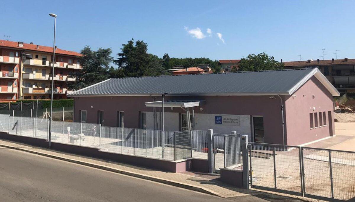 A PATERNO' NUOVO LUOGO DI CULTO DEI TESTIMONI DI GEOVA - 