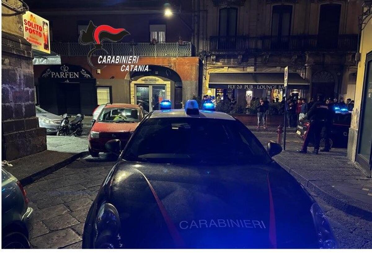 BIANCAVILLA: RISSA PER UN PANINO 15 DENUNCIATI - 