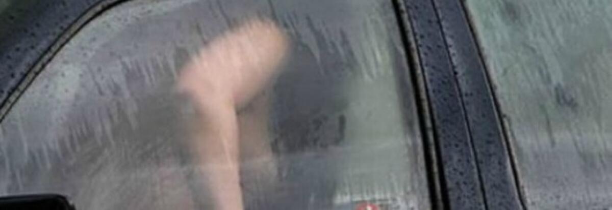 CATANIA. PERSEGUITA LA EX CONVIVENTE E PER VENDETTA MOSTRA AI PASSANTI VIDEO INTIMI DI LEI - 