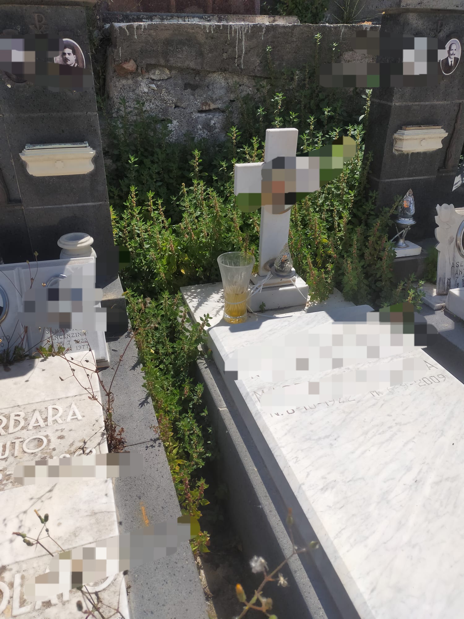 PATERNÒ: DEGRADO AL CIMITERO – RICEVIAMO  E PUBBLICHIAMO  SEGNALAZIONE DI UN NOSTRO LETTORE