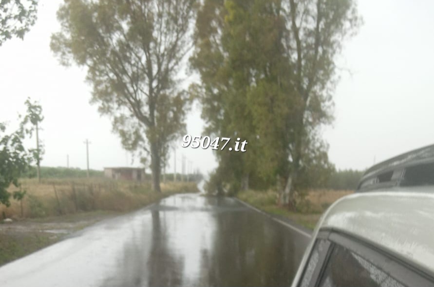 MALTEMPO NEL CATANESE, I VIGILI DEL FUOCO RICHIAMANO PERSONALE IN TURNO LIBERO