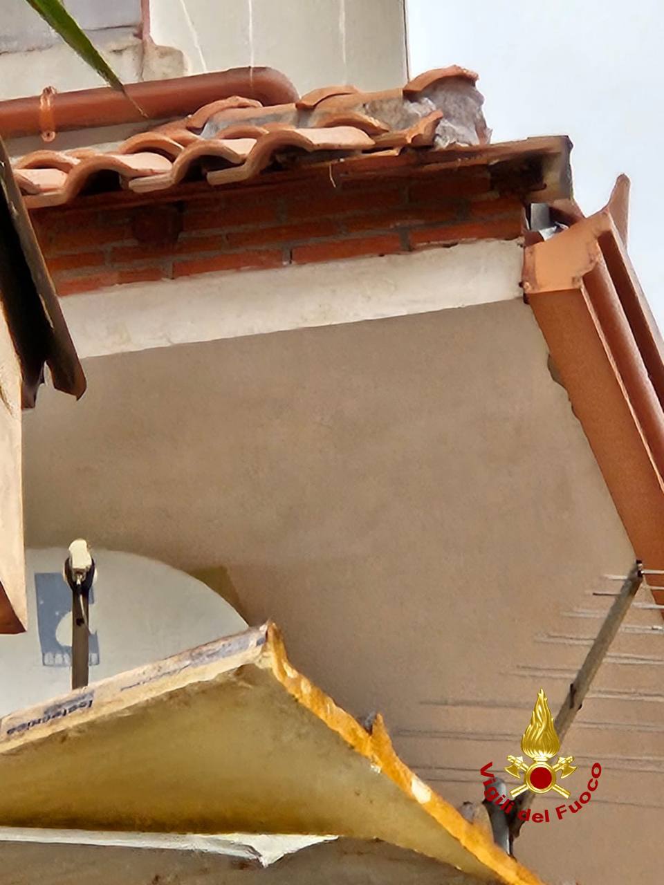 MALTEMPO NEL CATANESE, OLTRE 40 INTERVENTI EFFETTUATI DAI VIGILI DEL FUOCO