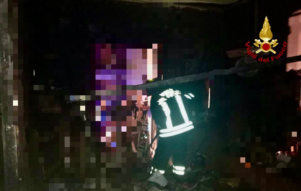 MASCALUCIA. TRAGEDIA NELLA NOTTE, 73ENNE MUORE IN INCENDIO SCOPPIATO NELLA SUA ABITAZIONE