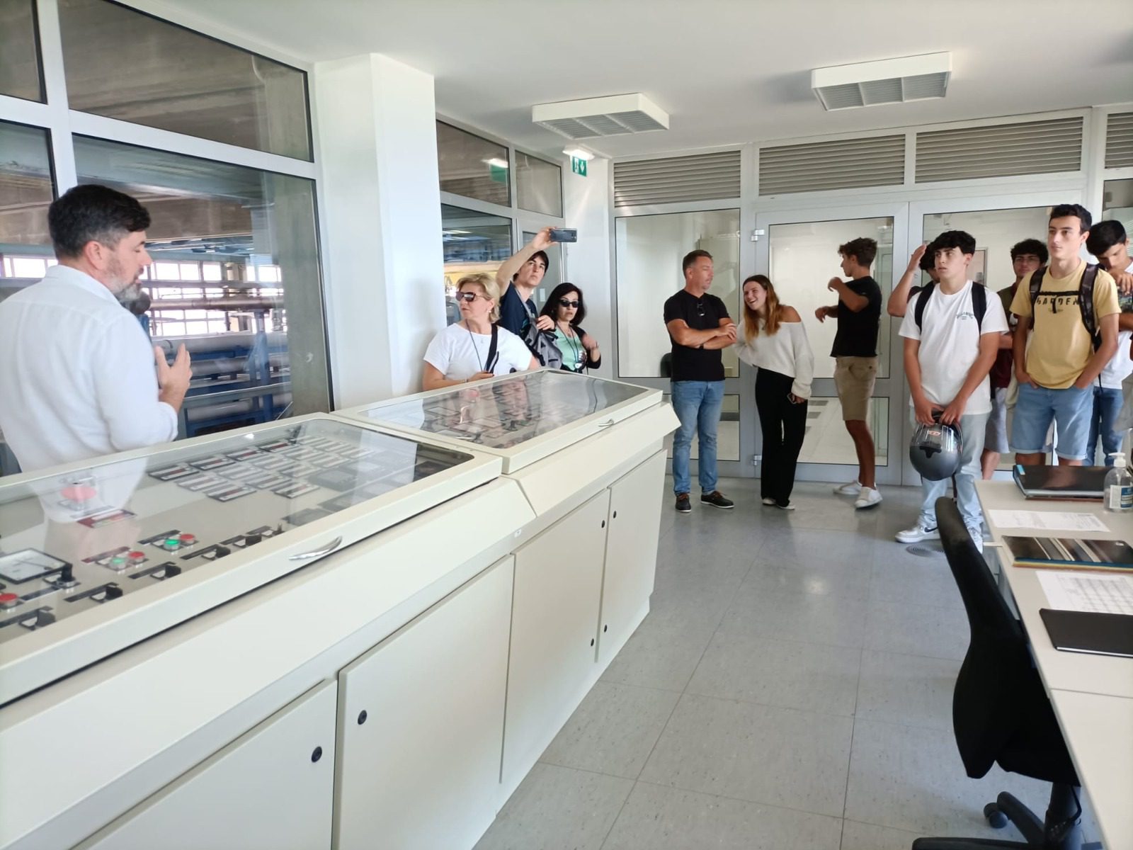 LA DON MILANI DI PATERNO' OLTREPASSA LO STRETTO DI GIBILTERRA!