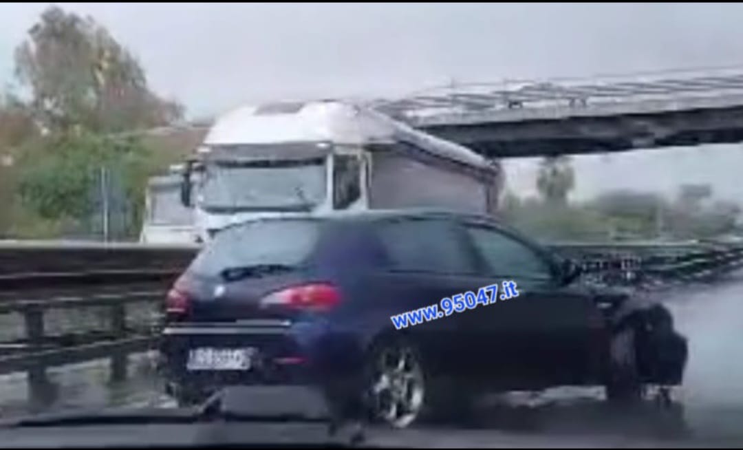 INCIDENTE  SULLA SS 121l, LUNGHISSIME CODE DIREZIONE PATERNÒ
