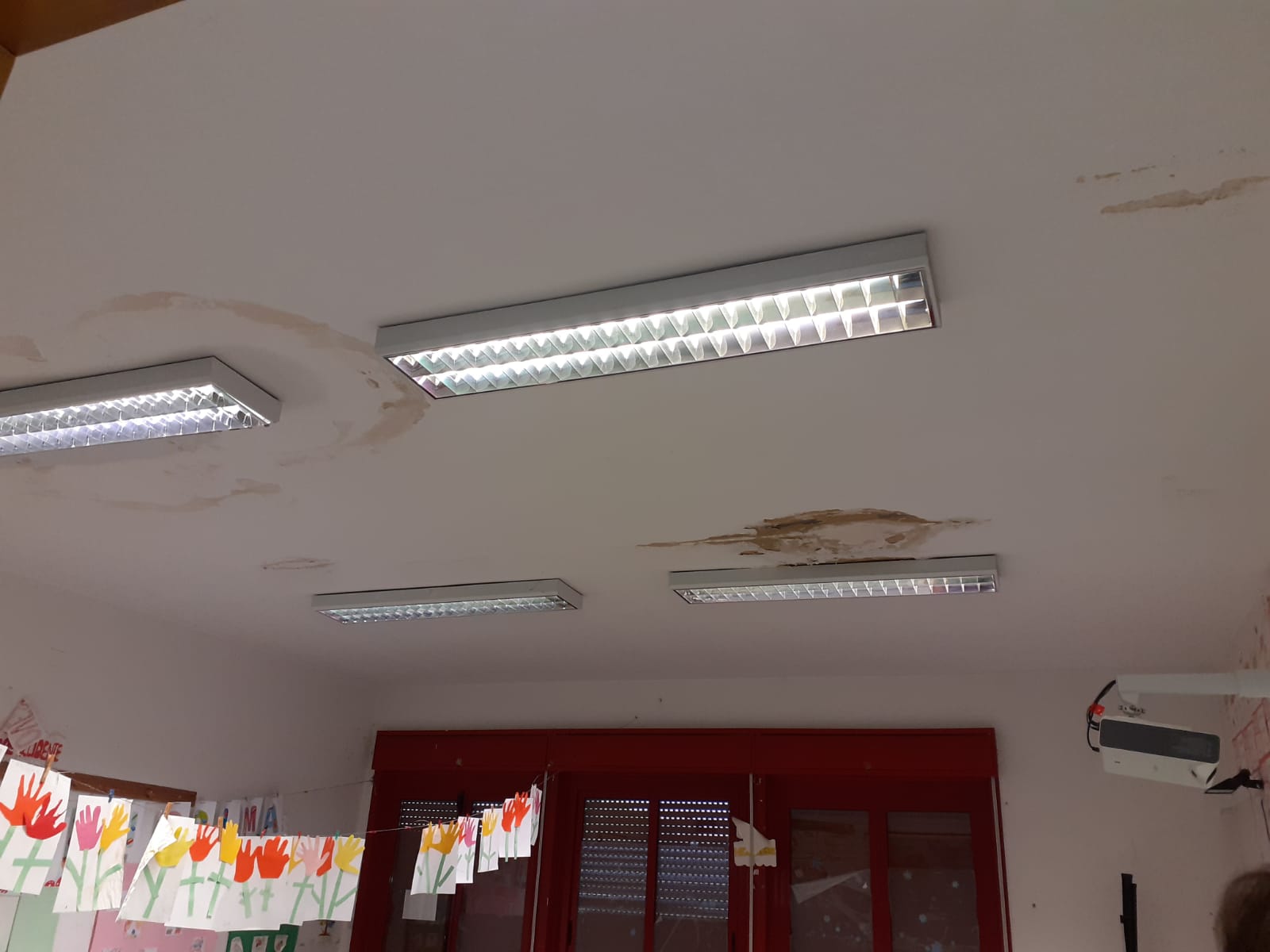 PATERNÒ. PROBLEMI A CAUSA DEL MALTEMPO ALL'ISTITUTO G.B.NICOLOSI DI VIA LIBERTÀ, RICHIESTO SOPRALLUOGO DEI VVFF