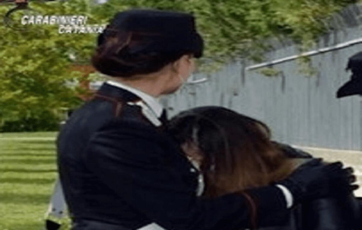 BELPASSO: CHIEDE DI SEGUIRLO “PER CHIARIRE” PICCHIANDOLA E MINACCIANDOLA, ARRESTATO L’EX COMPAGNO - 