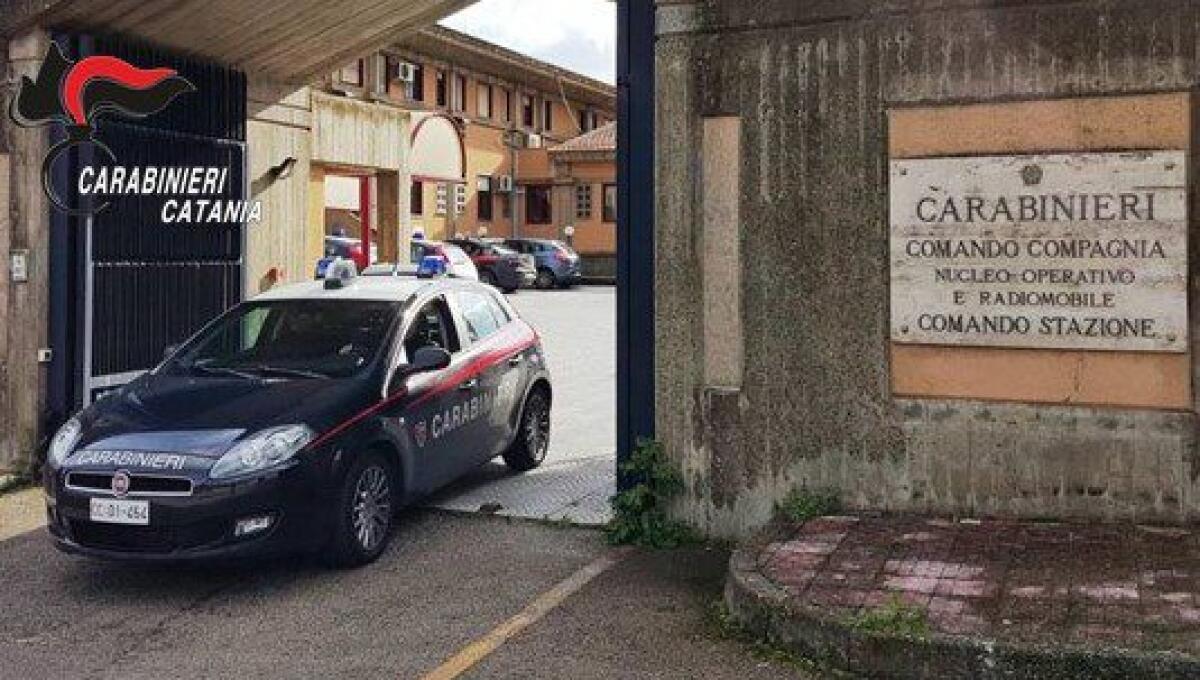 GRAVINA DI CATANIA. AGGREDISCE LA NONNA PER SOLDI, POI DANNEGGIA L’AUTO DELLA ZIA: 19ENNE ARRESTATO - 