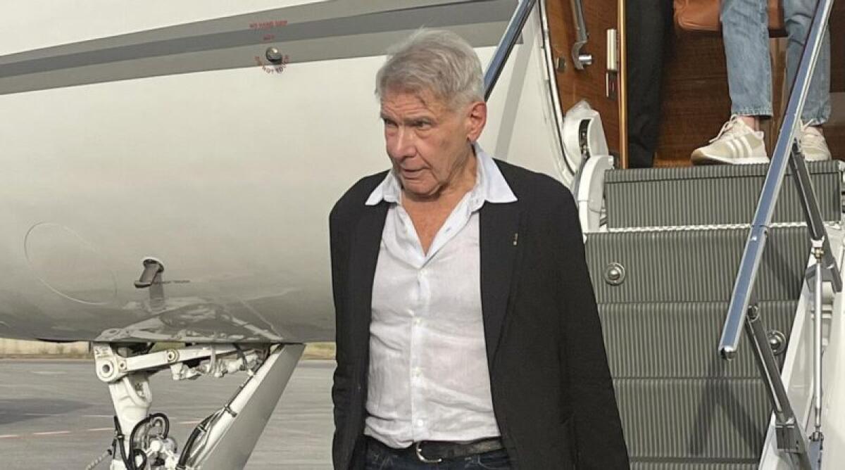 HARRISON FORD DI NUOVO IN SICILIA: L’ATTORE ALL’AEROPORTO DI CATANIA - 