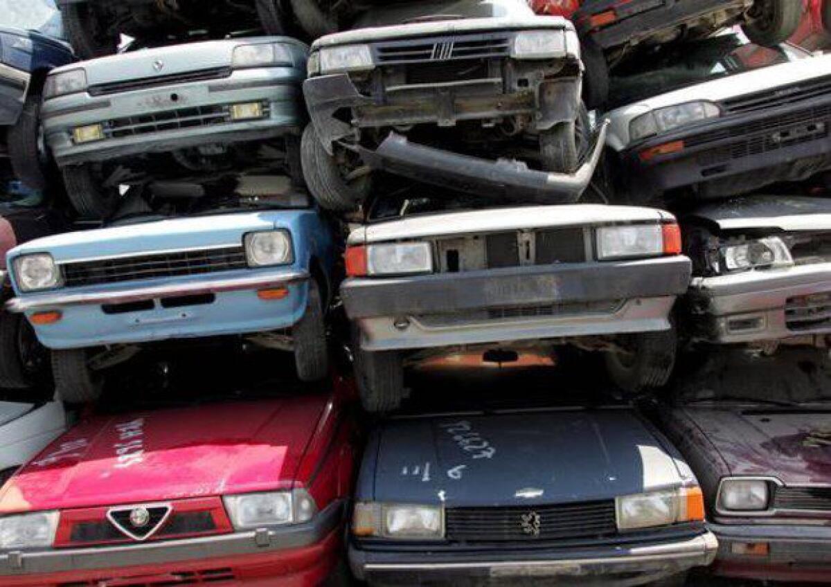 ADRANO: HANNO LE AUTO SEQUESTRATE MA FINISCONO ALLA ROTTAMAZIONE, DENUNCIATE 4 PERSONE - 