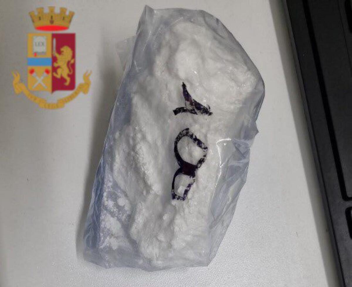 CATANIA. VIAGGIAVA AD ALTA VELOCITA  CON LA COCAINA IN AUTO, ARRESTATO - 