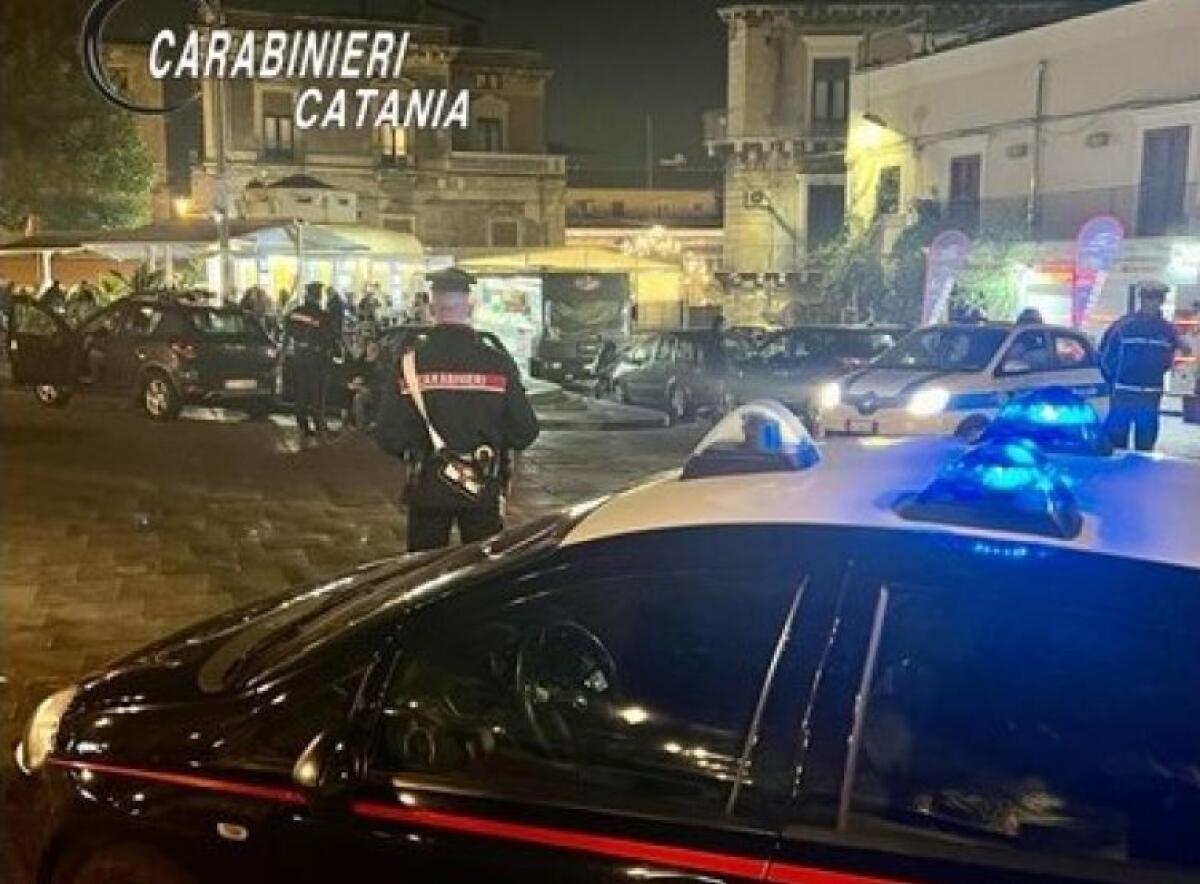 CATANIA, MULTE A PUB DEL CENTRO CON TAVOLI E SEDIE CHE OCCUPAVANO ABUSIVAMENTE IL SUOLO PUBBLICO - 