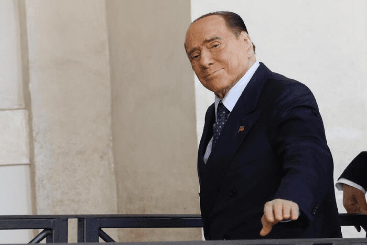 Berlusconi ricoverato all'ospedale San Raffaele - 