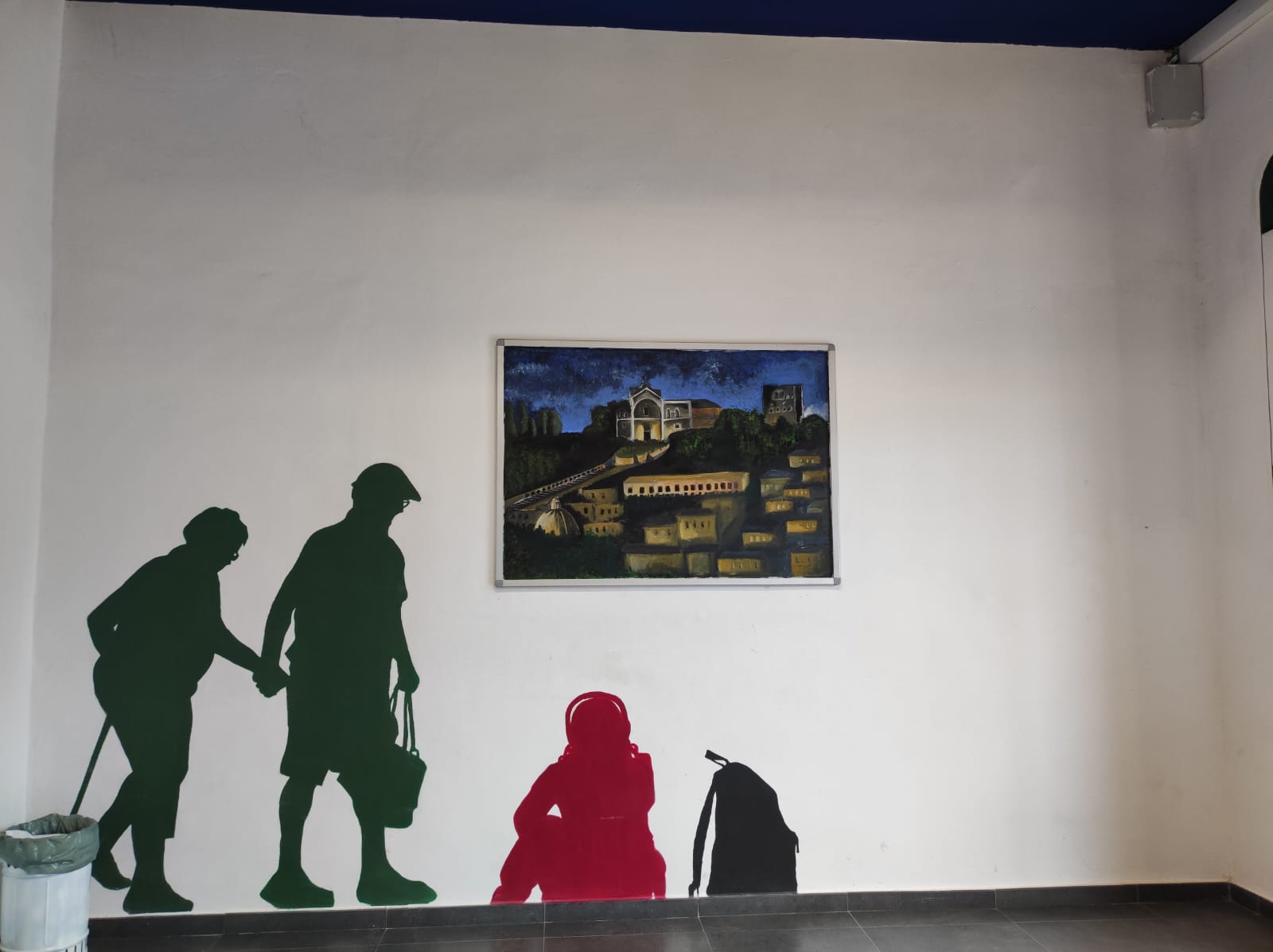 INAUGURATA LA SALA D'ATTESA DELLA STAZIONE FCE DI PATERNÒ CHE CAMBIA VESTE GRAZIE AL PROGETTO "COLORFUL STREET". LE FOTO