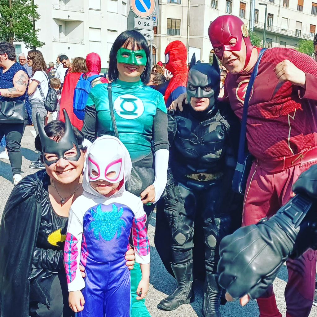 TORINO, TUTTI VESTITI DA SUPEREROI IN OSPEDALE COME ULTIMO REGALO AL BAMBINO CHE LOTTA CONTRO UN TUMORE