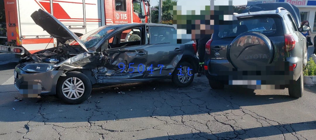 PATERNO' GRAVE INCIDENTE IN VIA GIOVANNI VERGA, SOCCORSI SUL POSTO