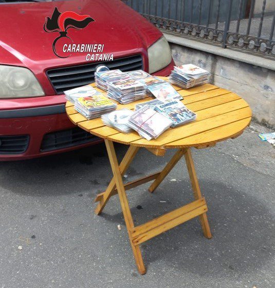 BIANCAVILLA, VENDEVA CD E DVD CONTRAFFATTI IN STRADA, DENUNCIATO 35ENNE