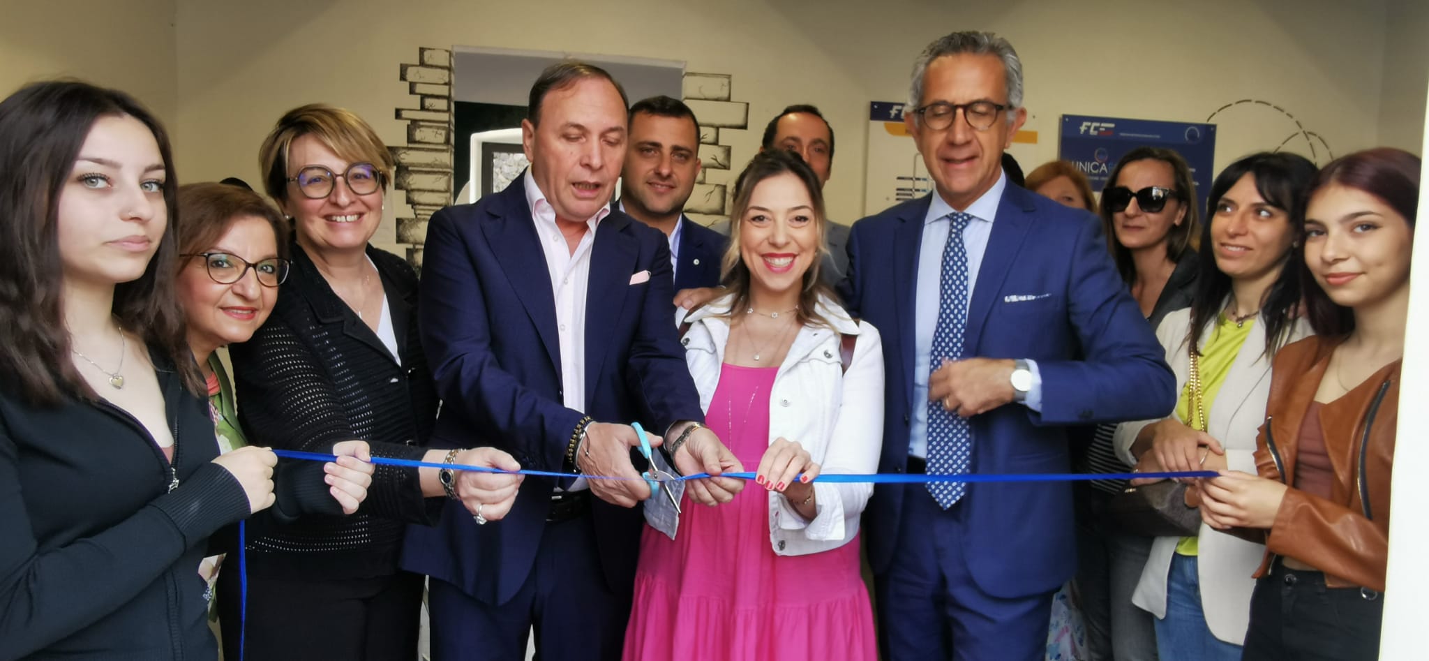 INAUGURATA LA SALA D'ATTESA DELLA STAZIONE FCE DI PATERNÒ CHE CAMBIA VESTE GRAZIE AL PROGETTO "COLORFUL STREET". LE FOTO