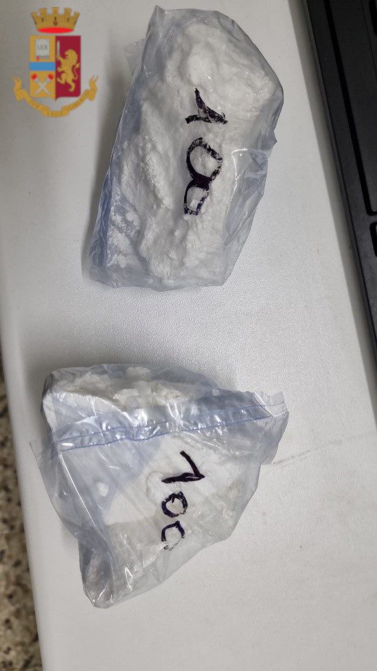 ADRANO. NASCONDEVA IN CASA QUASI 4 CHILI DI DROGA, ARRESTATO