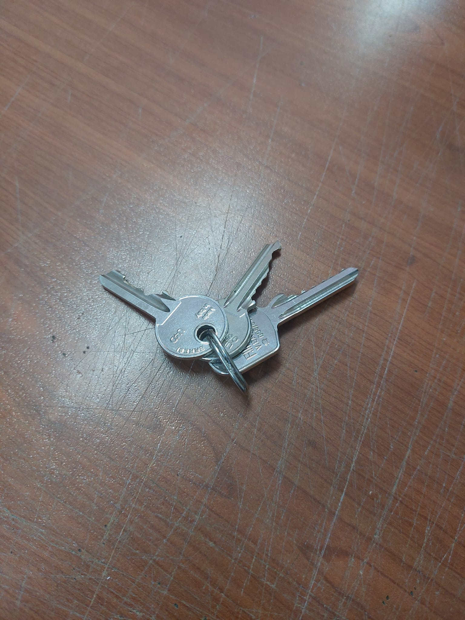 PATERNO’. TROVATI QUESTI CHIAVI IN VIA VITTORIO EMANUELE