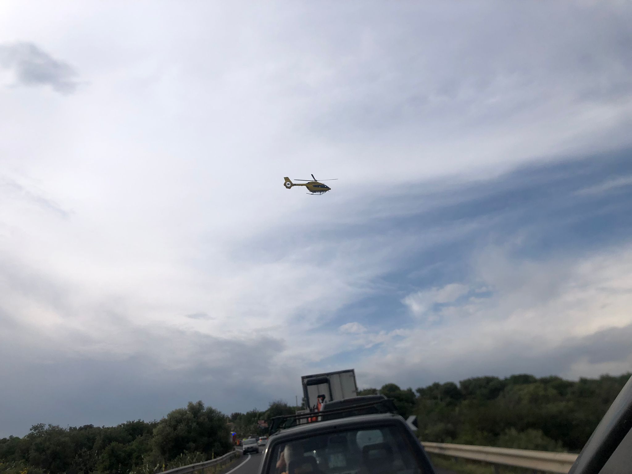 AGGIORNAMENTO. GRAVE INCIDENTE SULLA SS284, DUE FERITI.  UN UOMO  GRAVE, TRASPORTATO IN ELISOCCORSO AL CANNIZZARO