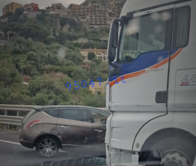 INCIDENTE SULLA CATANIA MESSINA, SOCCORSI SUL POSTO