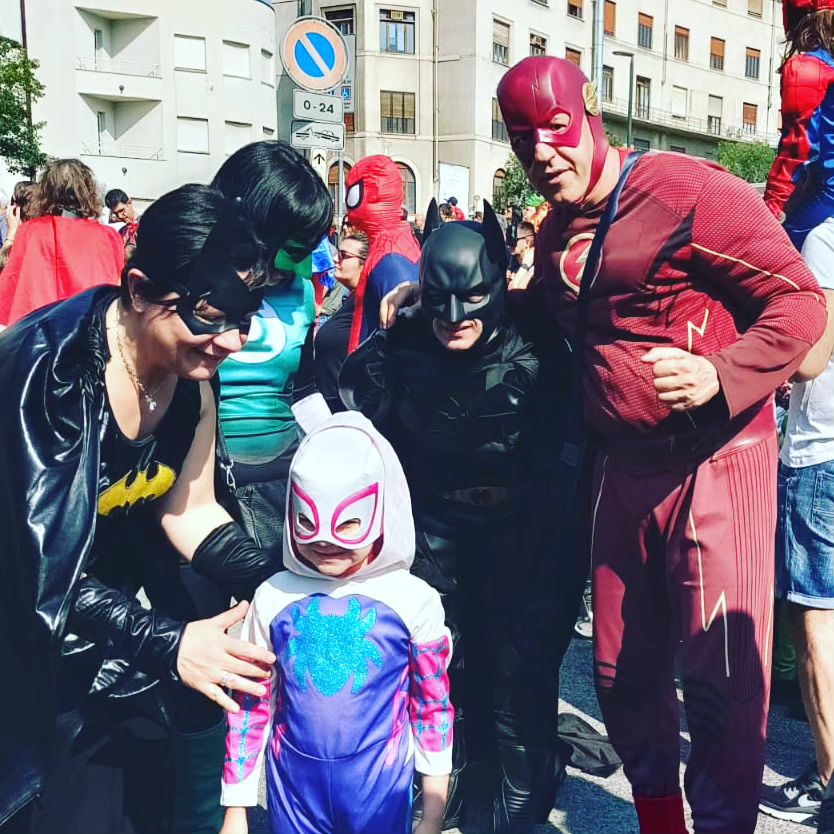 TORINO, TUTTI VESTITI DA SUPEREROI IN OSPEDALE COME ULTIMO REGALO AL BAMBINO CHE LOTTA CONTRO UN TUMORE