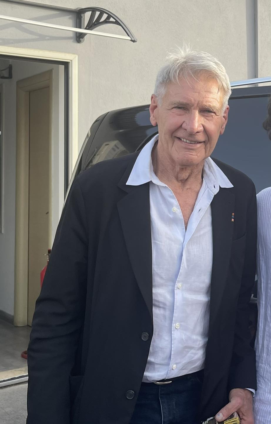 HARRISON FORD DI NUOVO IN SICILIA: L’ATTORE ALL’AEROPORTO DI CATANIA