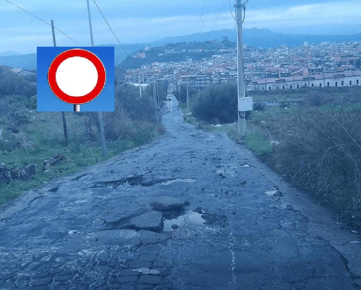 PATERNO'. TROPPE BUCHE, CHIUSA LA STRADA DELLE "TRE CASE" - 