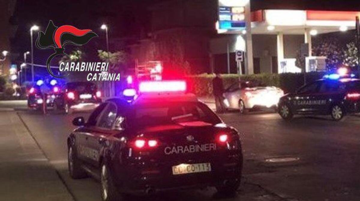 MASCALUCIA. EVADE I DOMICILIARI PER ANDARE A MANGIARE UN PANINO - 