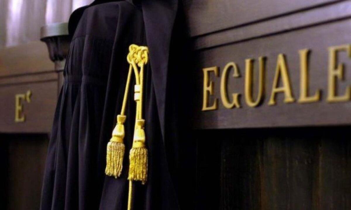 CALTAGIRONE, ABBANDONA IL FIGLIO DISABILE AL SOLE E LO LASCIA MORIRE, MAMMA CONDANNATA A 5 ANNI - 