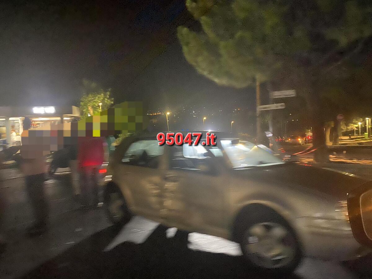 PATERNÒ. GRAVE INCIDENTE IN VIA CONVENTO, SCONTRO AUTO MOTO - 