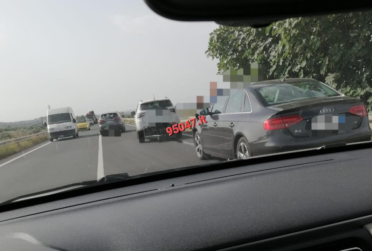 TAMPONAMENTO SULLA SS284 A SANTA MARIA DI LICODIA, RALLENTAMENTI - 