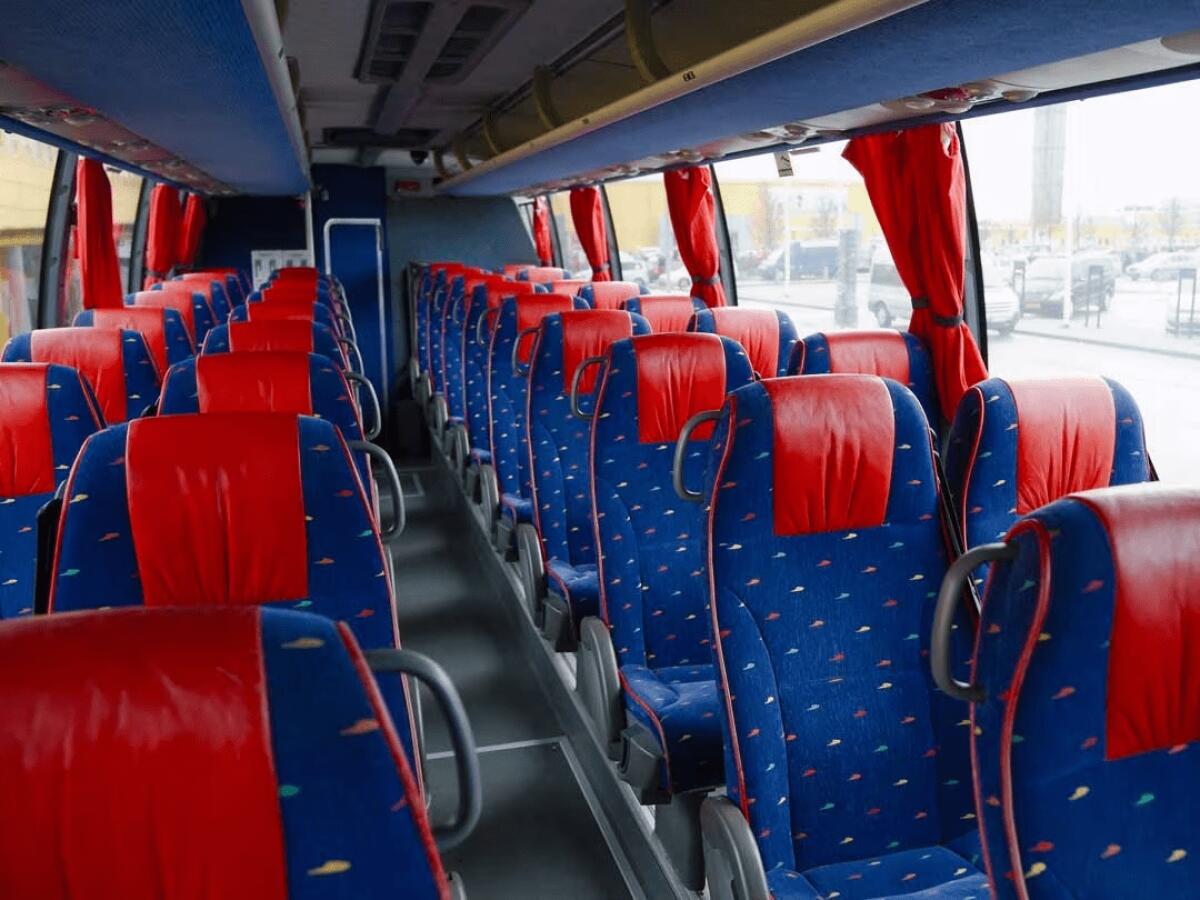 CIAMPINO: AUTISTA DEL BUS UBRIACO E DROGATO, FERMATO POCO PRIMA DELLA PARTENZA DELLA GITA SCOLASTICA - 