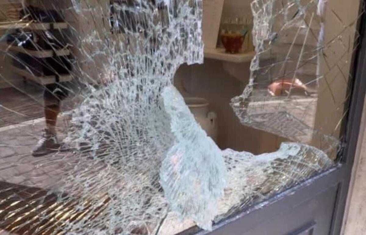 ADRANO. SONO STATI IL TERRORE DEI NEGOZIANTI, ARRESTATI OTTO LADRI ESPERTI IN FURTI CON SPACCATA - 