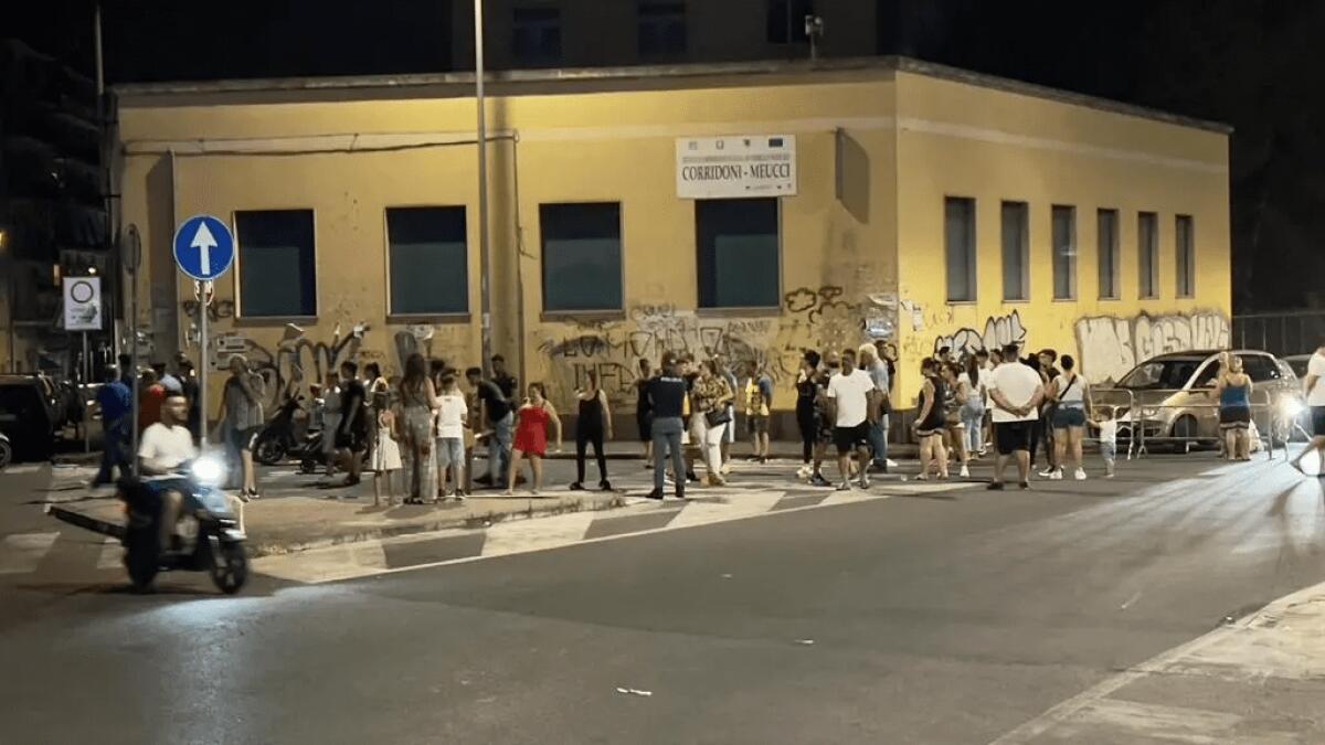 CATANIA: ZONE SENZA ACQUA ED ENERGIA ELETTRICA, CITTADINI PROTESTANO IN STRADA – FOTO - 