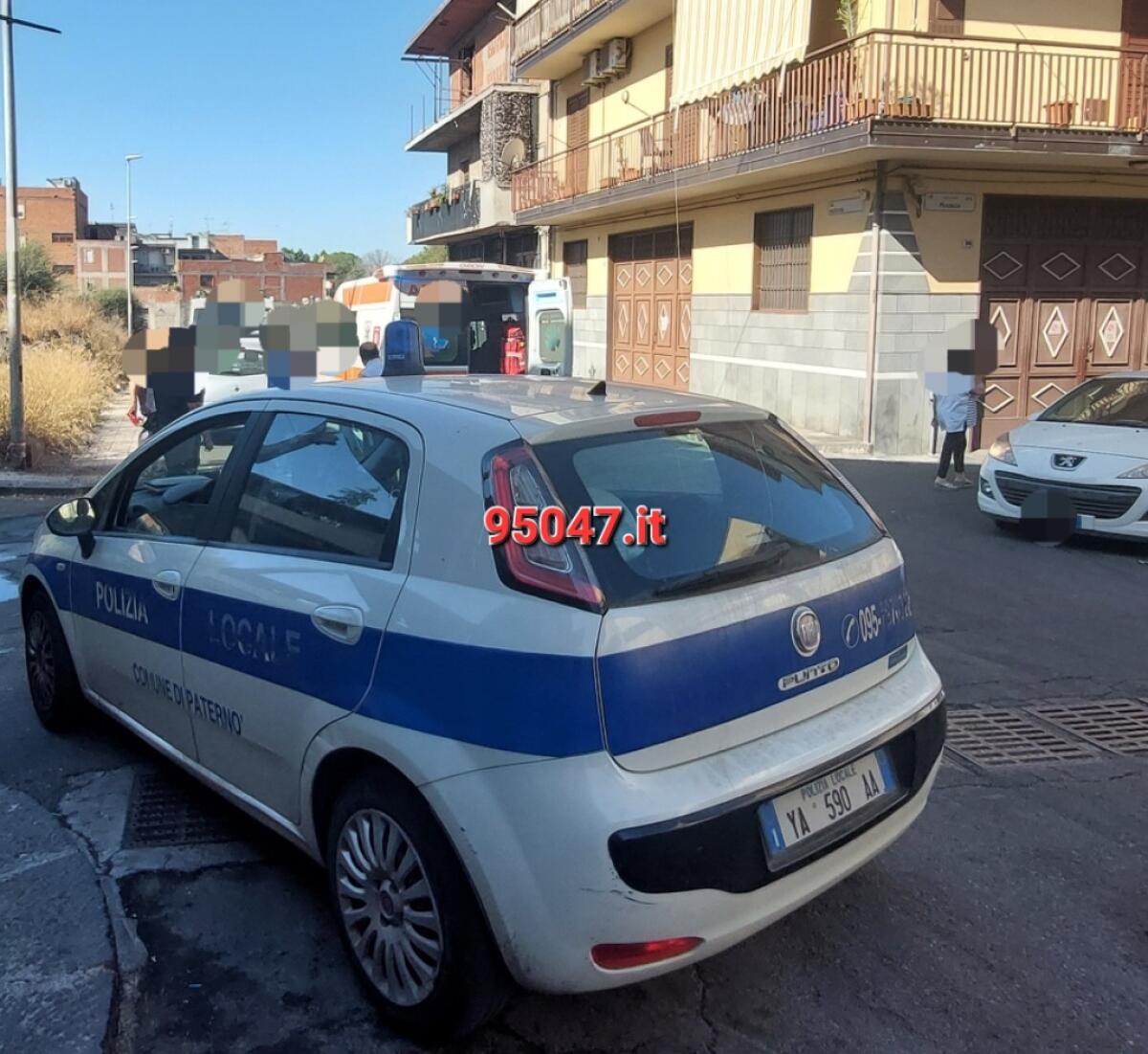 PATERNÓ.  INCIDENTE PER UNA DIVERSAMENTE ABILE IN VIA ESTONIA, FERITA - 