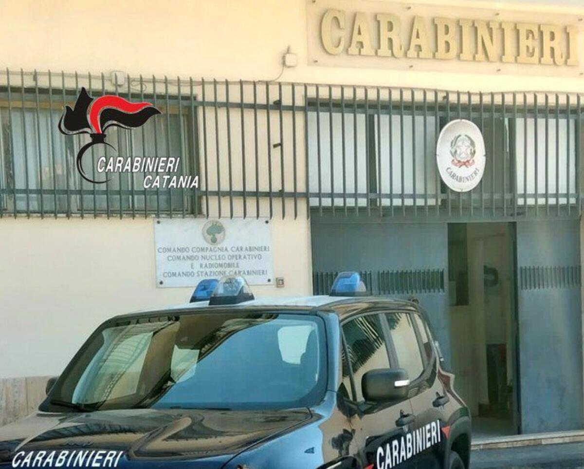 PATERNÒ, SI FA PORTARE IN GIRO DALL’AMICO A VENDERE DROGA: ARRESTATO - 
