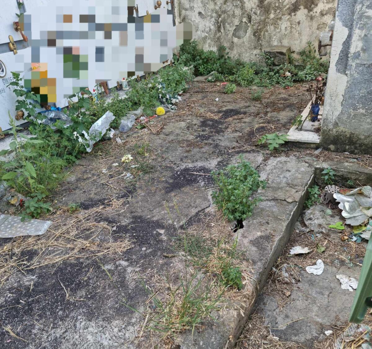 PATERNÒ: RICEVIAMO E PUBBLICHIAMO SEGNALAZIONE DI UNA NOSTRA LETTRICE SUL CIMITERO - 