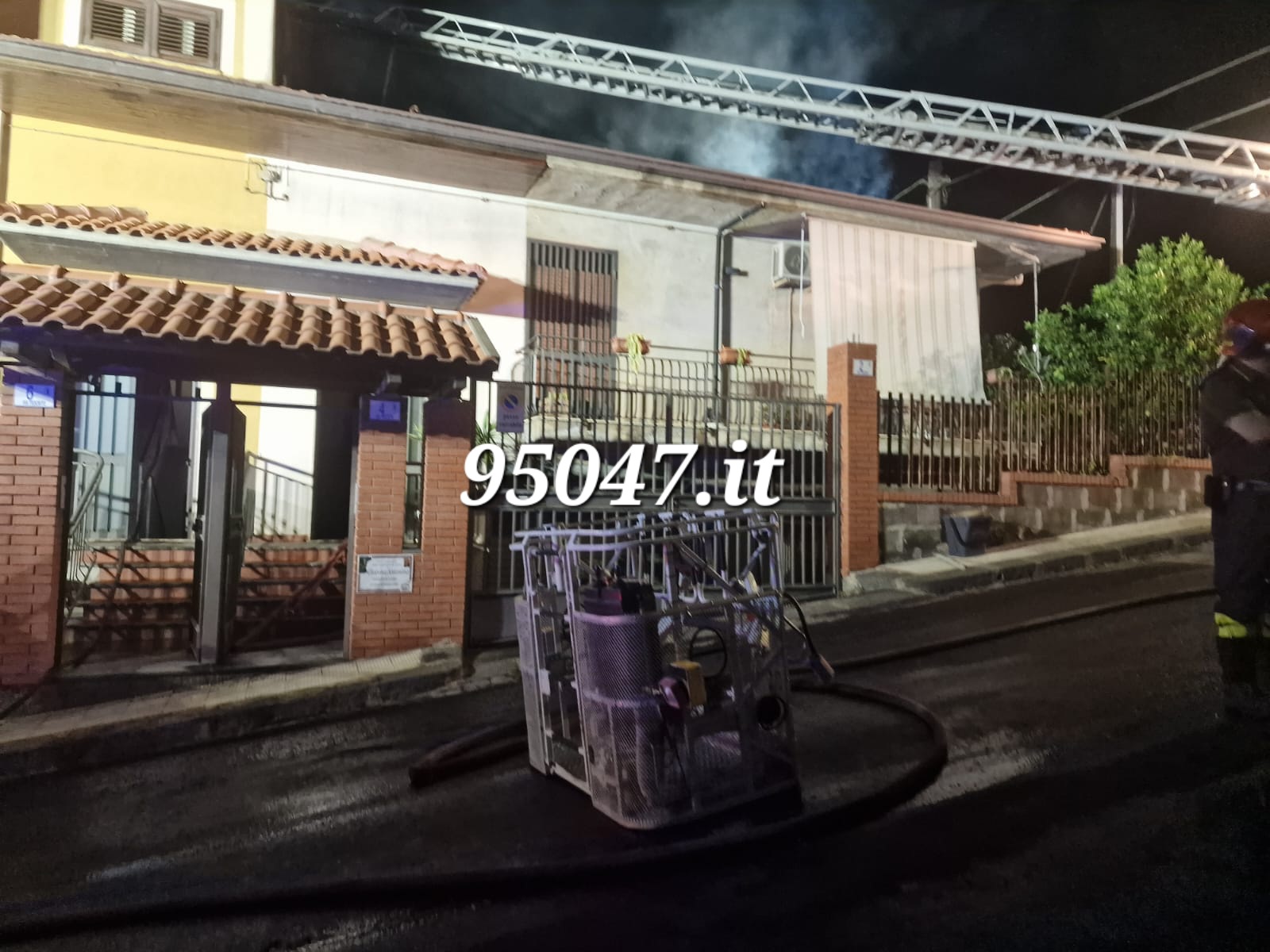 INCENDIO IN UN APPARTAMENTO, PAURA A MOTTA SANT'ANASTASIA