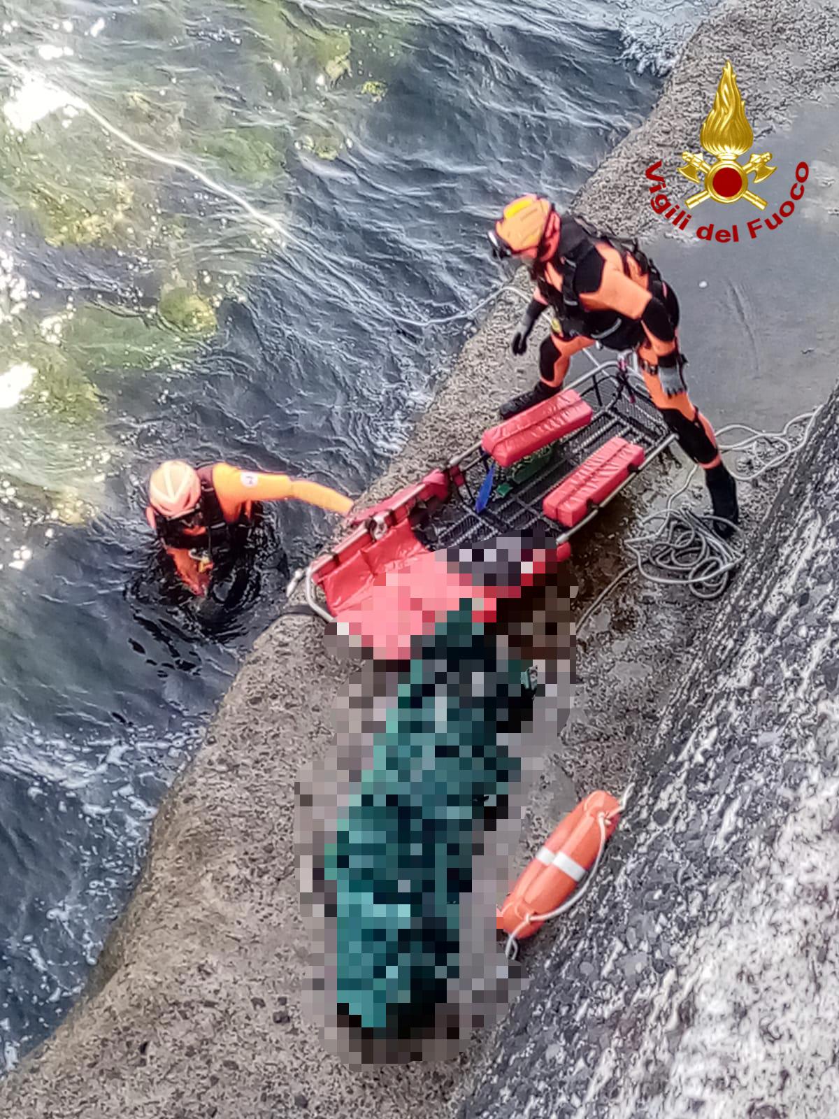 CATANIA, RECUPERATO IL CADAVERE DI UNA DONNA SULLA SCOGLIERA  NEI PRESSI DELLA STAZIONE