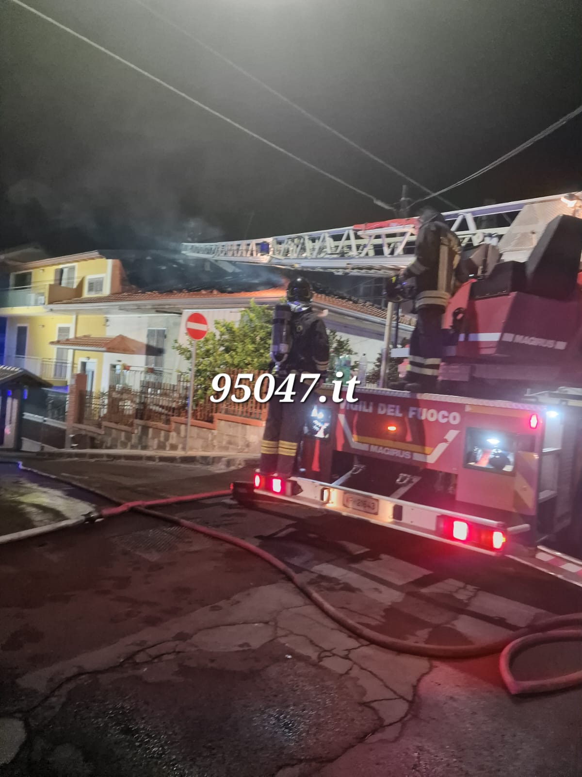 INCENDIO IN UN APPARTAMENTO, PAURA A MOTTA SANT'ANASTASIA