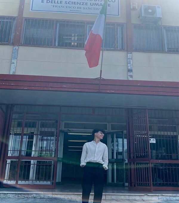 MIRKO LA SPINALiceo Linguistico "F. De Sanctis" 5DL