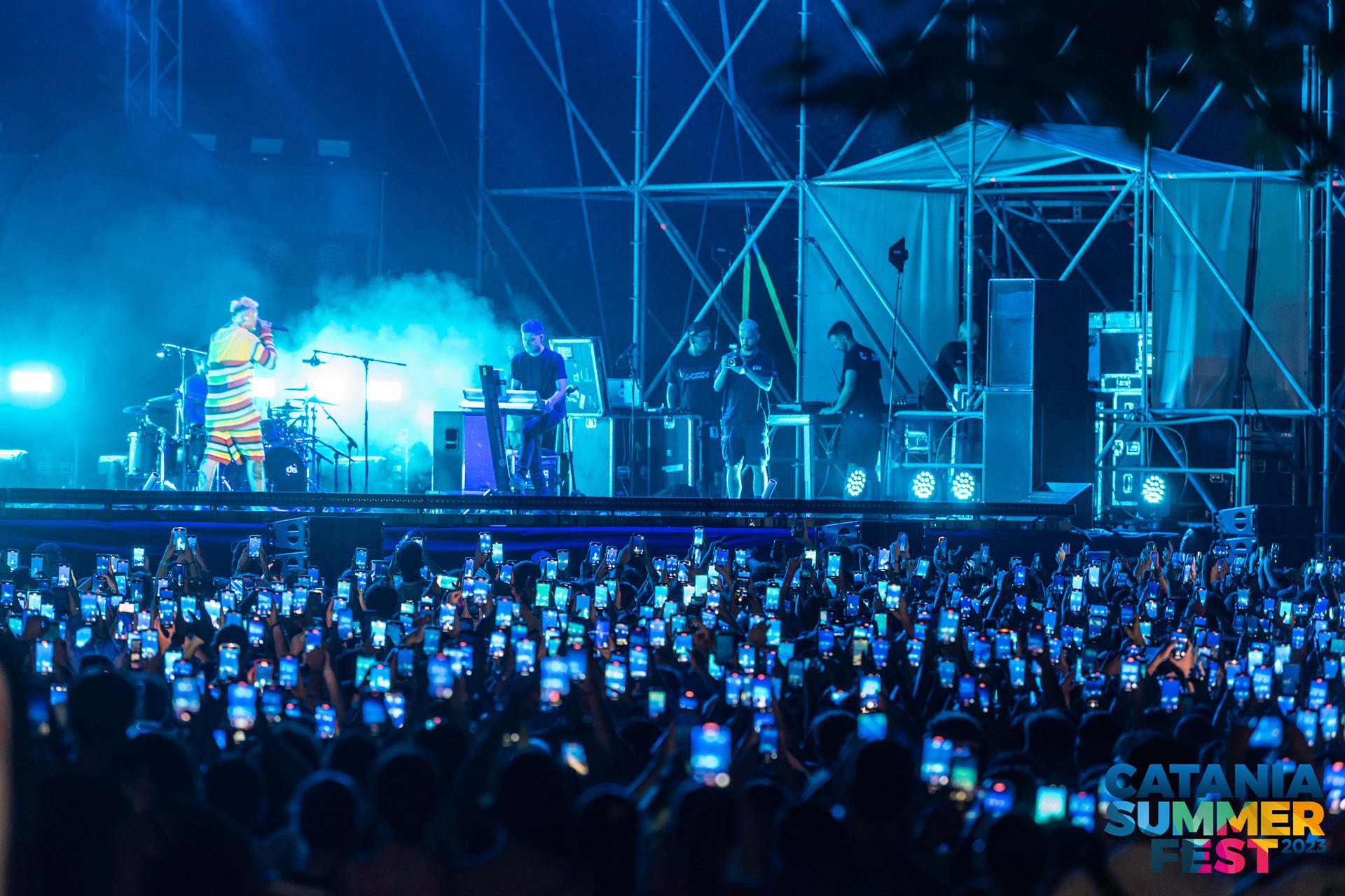 IN 11 MILA BALLANO CON IL RAPPER LAZZA ALLA VILLA BELLINI